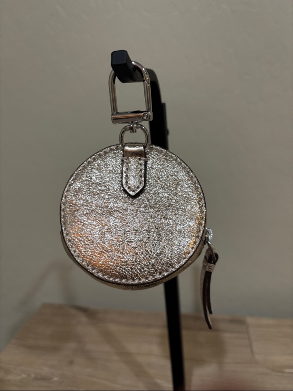 Tory Burch Metallic Champagne Round Coin Case - Picture 3 of 5